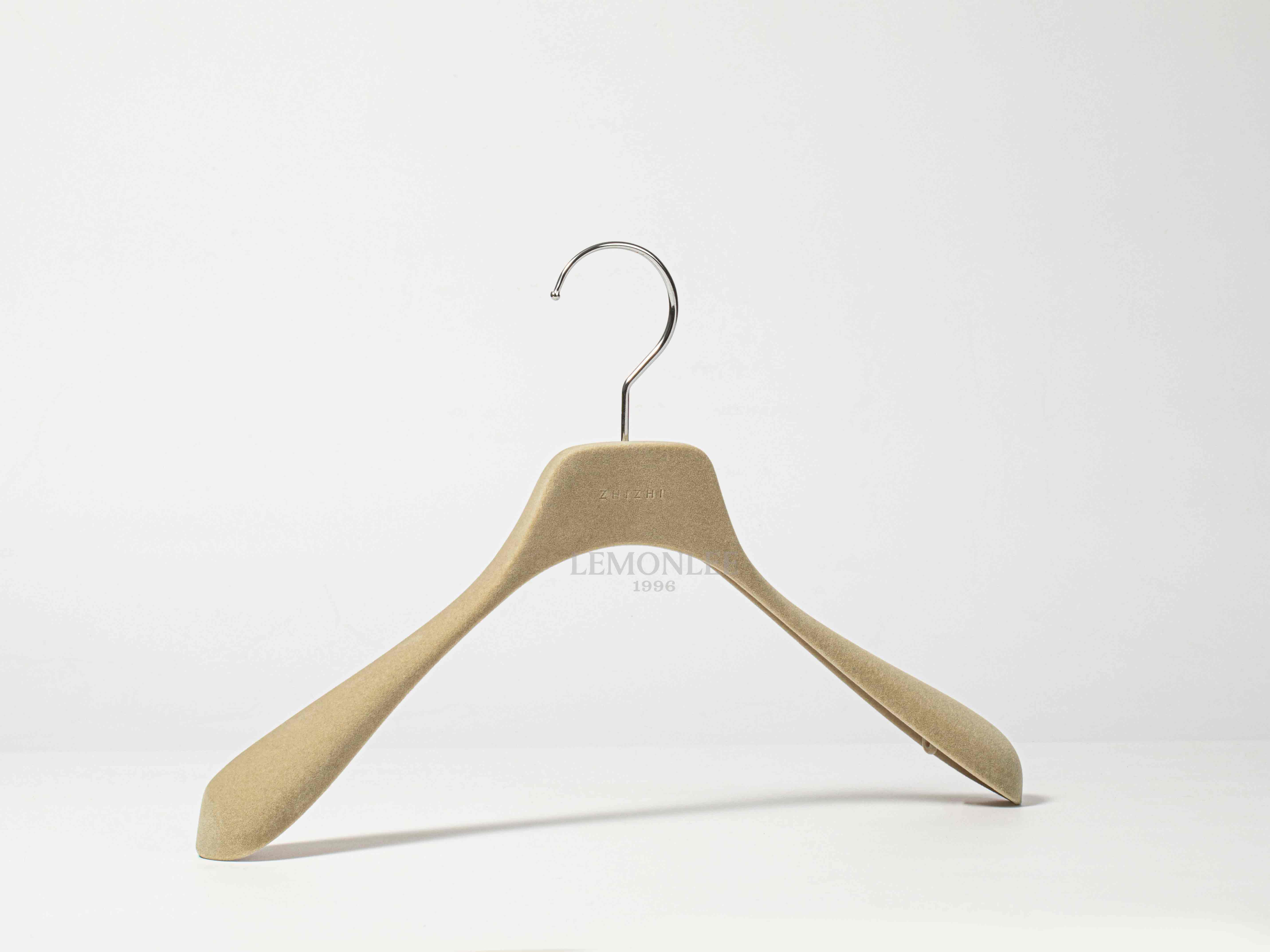 復(fù)古實(shí)木衣架17C020